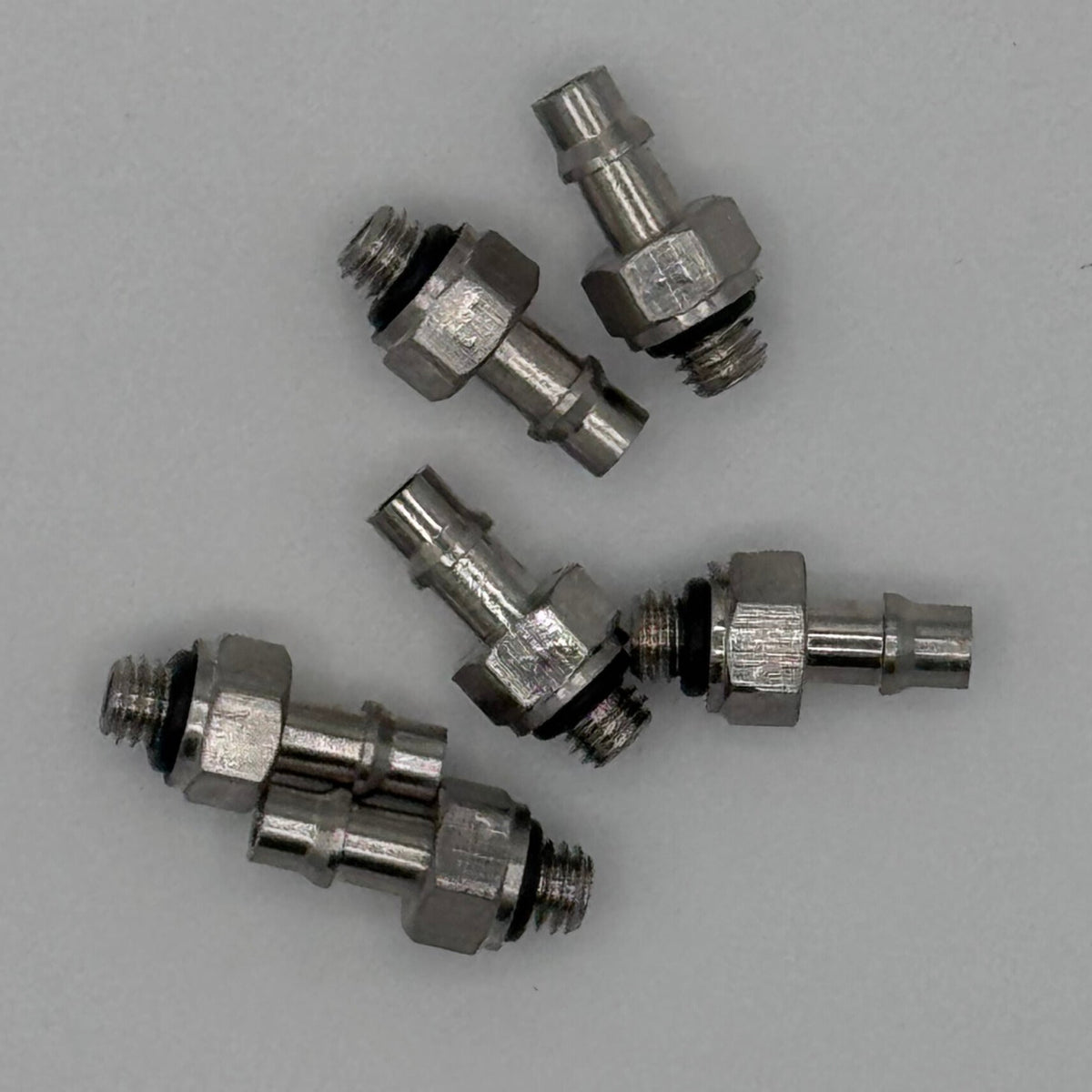 The Digi Sync Threaded Vacuum Port Adapters Fittings - M5x0.8x20 - 6-Pack